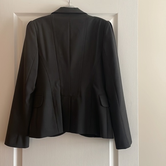 Blazer - Picture 3 of 6